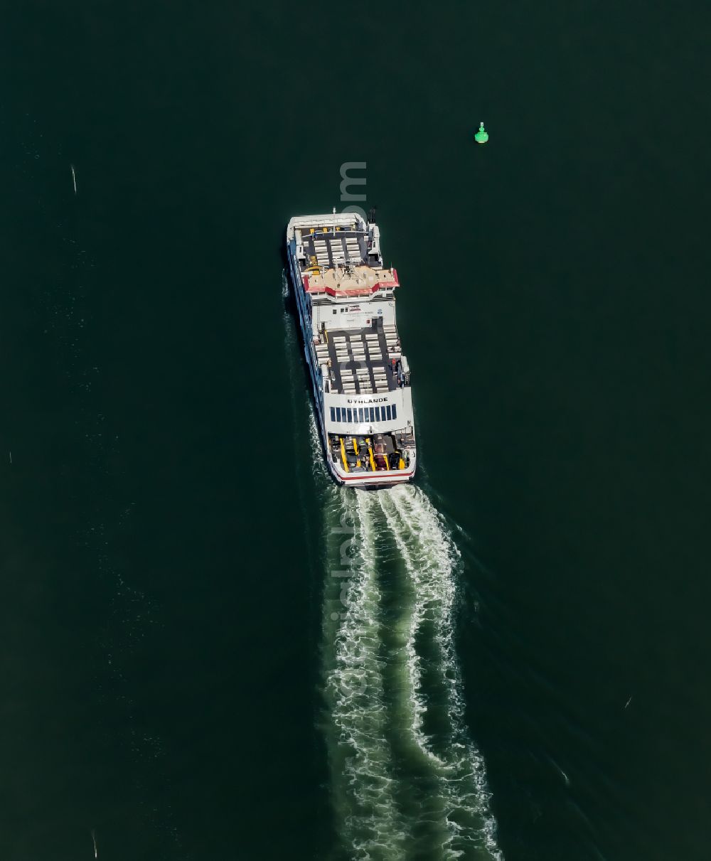 Aerial image Dagebüll - Travel of a ferry ship to Dagebuell in Dagebuell in the state Schleswig-Holstein, Germany