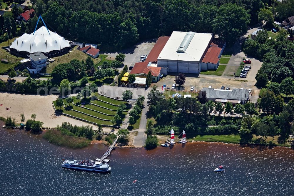 Aerial image Großkoschen - Ride a ferry ship on lake Senftenberger See in Grosskoschen in the state Brandenburg, Germany