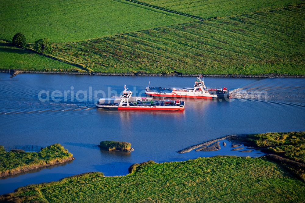 Aerial photograph Wischhafen - Journey of two ferry boats of the Elbfaehre Ernst Sturm Wischhafen in Wischhafen in the state Lower Saxony, Germany