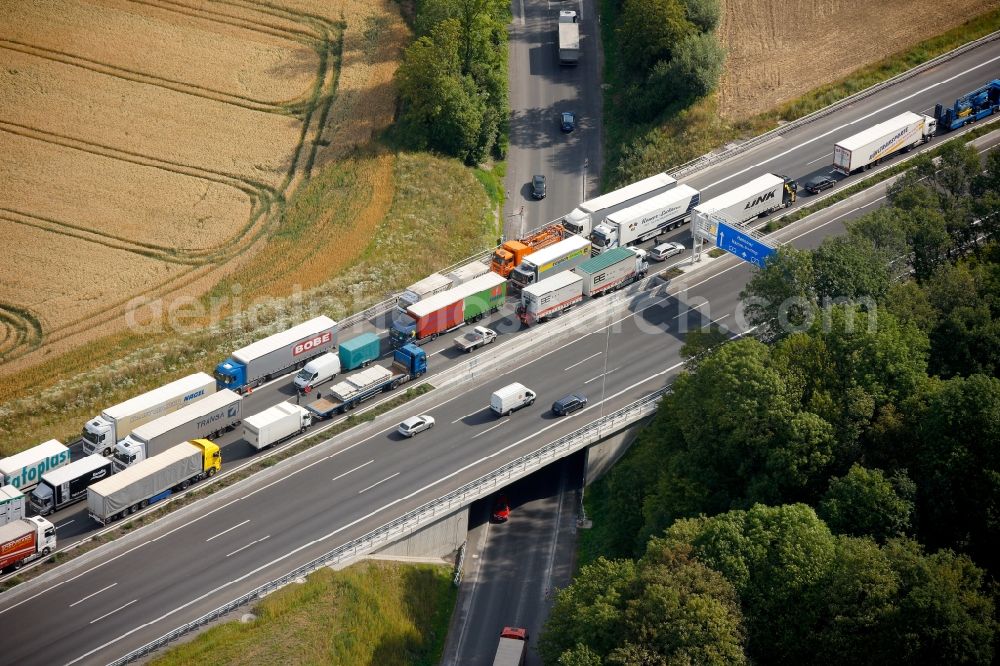 Hamm Rhynern from the bird's eye view: Vehicle diversions from the accident of a truck - collision on the motorway A2 motorway in Rhynern Hamm in North Rhine-Westphalia