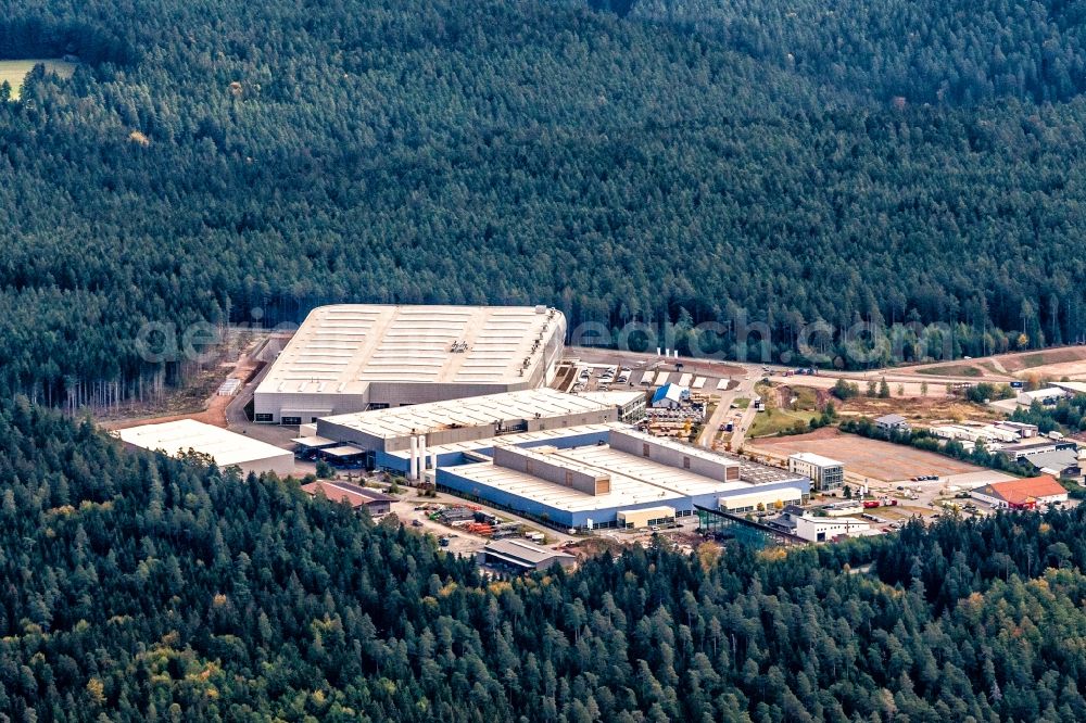 Simmersfeld from above - Buildings and production halls on the vehicle construction site of BNS Boysen Nutzfahrzeug Systeme GmbH&Co.KG on Albblickstrasse in Simmersfeld in the state Baden-Wurttemberg, Germany