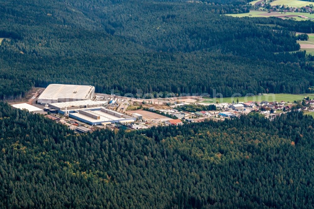 Simmersfeld from the bird's eye view: Buildings and production halls on the vehicle construction site of BNS Boysen Nutzfahrzeug Systeme GmbH&Co.KG on Albblickstrasse in Simmersfeld in the state Baden-Wurttemberg, Germany