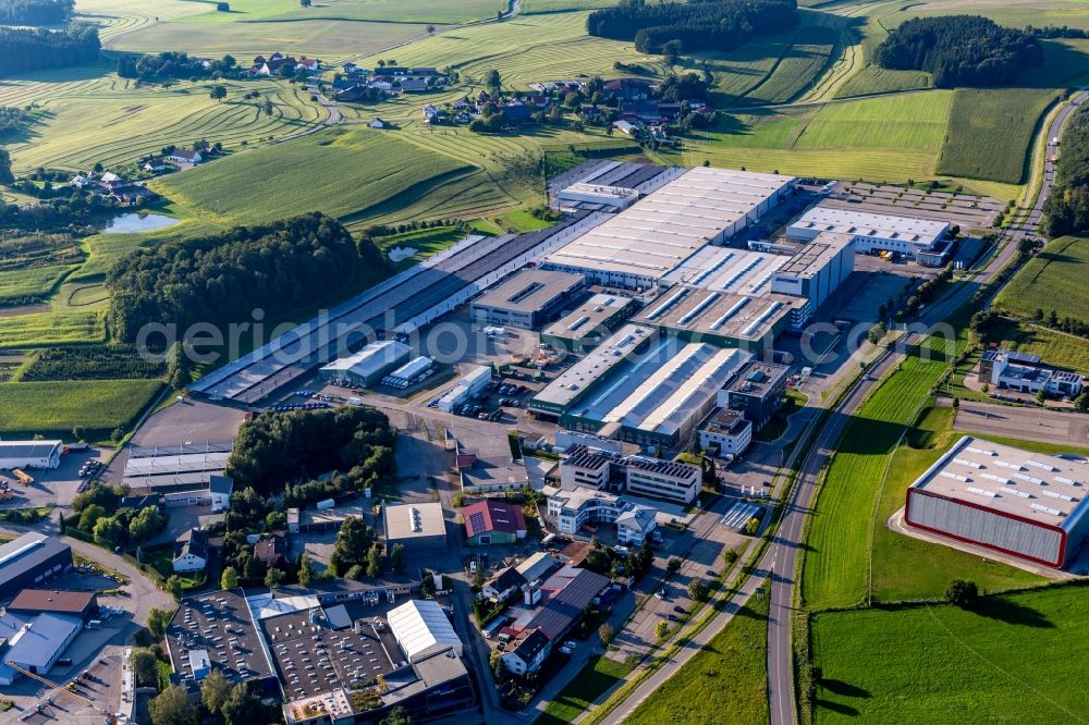 Aerial photograph Bad Waldsee - Buildings and production halls on the vehicle construction site of Hymer Reisemobile GmbH in Bad Waldsee in the state Baden-Wuerttemberg, Germany