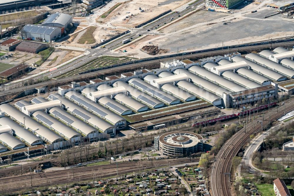 Stuttgart from above - Buildings and production halls on the vehicle construction site Mercedes-Benz Motorenwerk in the district Cannstatt in Stuttgart in the state Baden-Wuerttemberg, Germany