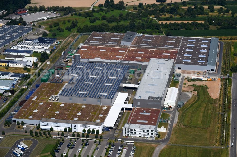 Aerial photograph Kuppenheim - Buildings and production halls on the vehicle construction site of Mercedes Benz factory in Kuppenheim in the state Baden-Wurttemberg, Germany