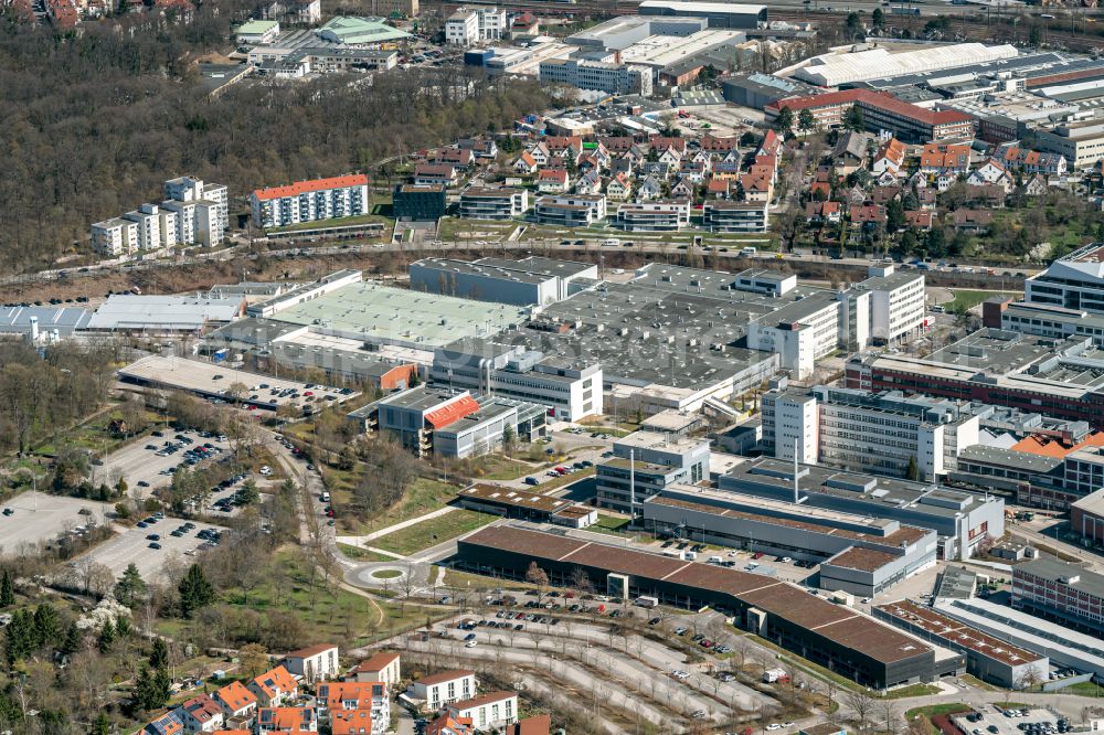 Stuttgart from the bird's eye view: Production halls on the vehicle construction site of Robert Bosch GmbH Feuerbach on Wernerstrasse in the district Siegelberg in Stuttgart in the state Baden-Wurttemberg, Germany