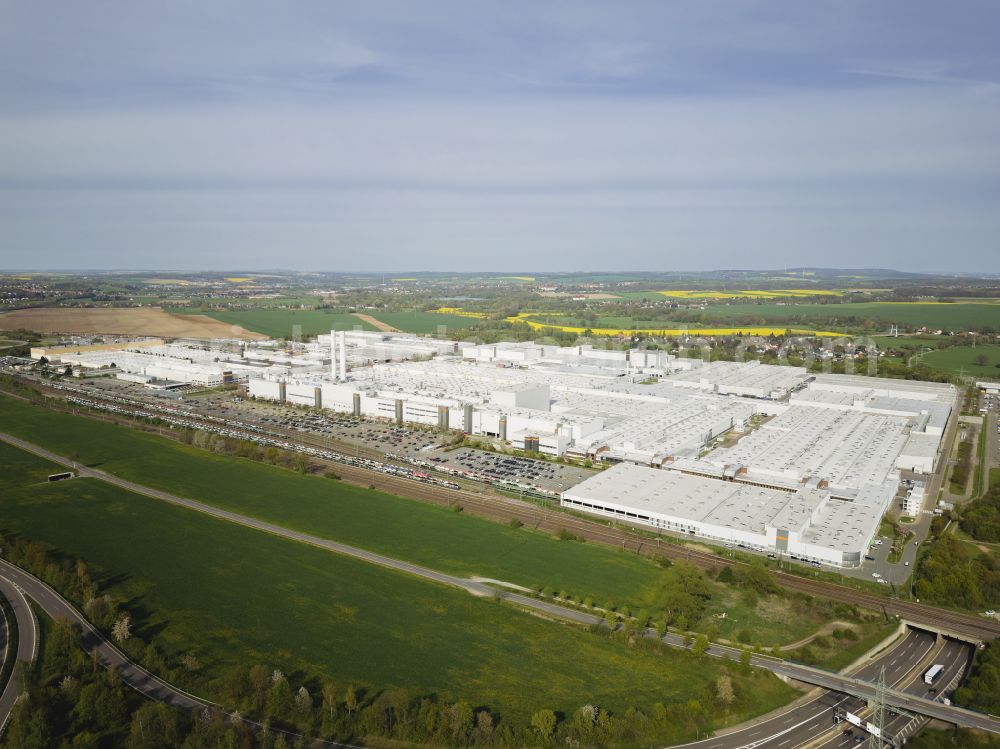 Aerial photograph Zwickau - Buildings and production halls on the vehicle construction site of VW Volkawagen AG in the district Mosel in Zwickau in the state Saxony, Germany