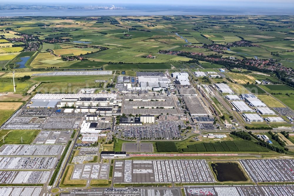 Emden from the bird's eye view: Buildings and production halls on the vehicle construction site of Volkswagen AG in Emden in the state Lower Saxony, Germany