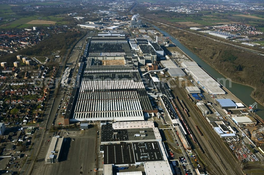 Hannover from the bird's eye view: Buildings and production halls on the vehicle construction site Volkswagen Nutzfahrzeuge on the Hansastrasse in the district Nordhafen in Hannover in the state Lower Saxony, Germany