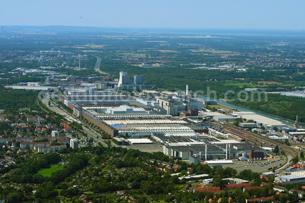 Hannover from above - Buildings and production halls on the vehicle construction site Volkswagen Nutzfahrzeuge on the Hansastrasse in the district Nordhafen in Hannover in the state Lower Saxony, Germany