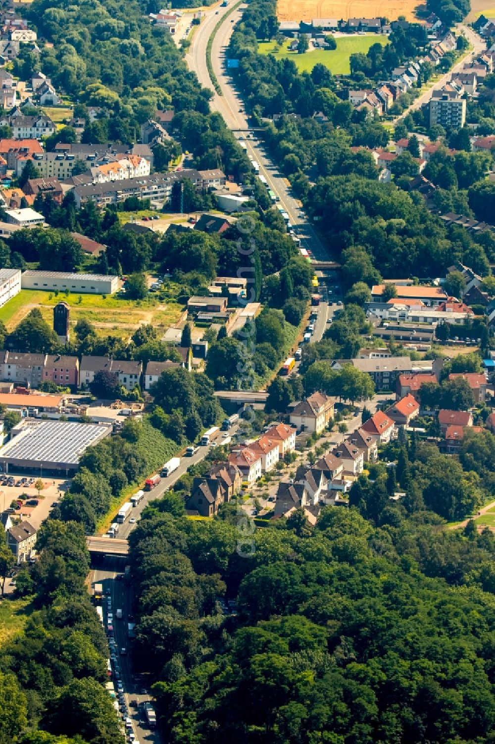 Gladbeck from above - Motor vehicles in traffic along the Fereral street B224 in Gladbeck in the state North Rhine-Westphalia