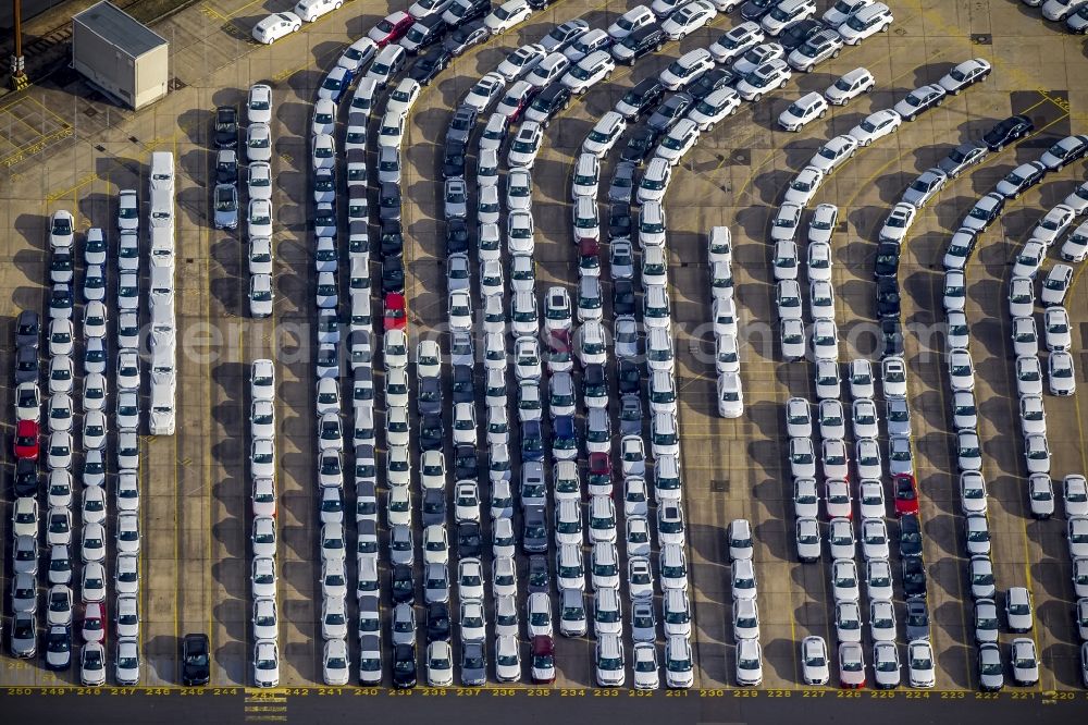 Aerial image Hamburg - Vehicle series for the shipment of new cars and used cars and trucks for export from Hamburg