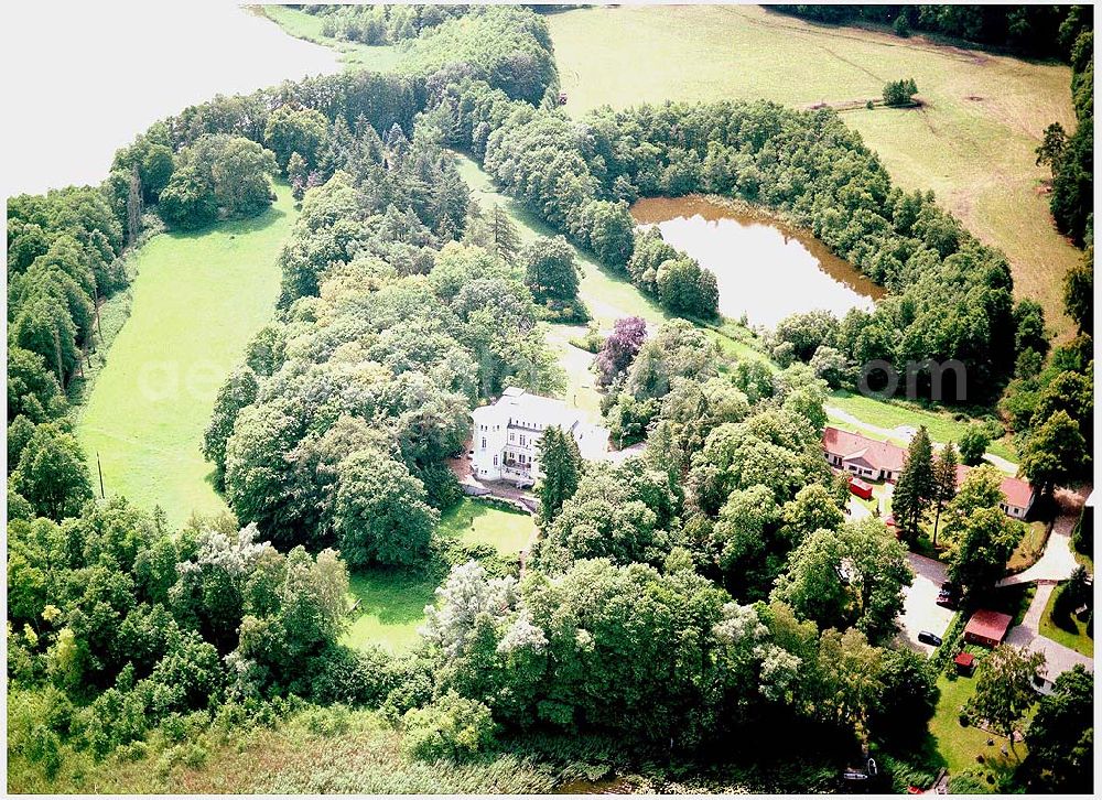 Kratzeburg from above - 20.07.2004 Familienferienstätte Dambecker Park im Nationalpark Müritz AWO Sano gemeinnützige GmbH Susanne Müller-Bohley Leiterin der Familienferienstätte S.Mueller-Bohley@awosano.de