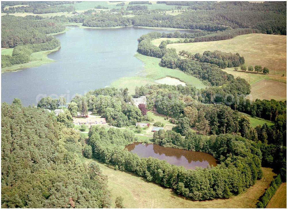 Kratzeburg from above - 20.07.2004 Familienferienstätte Dambecker Park im Nationalpark Müritz AWO Sano gemeinnützige GmbH Susanne Müller-Bohley Leiterin der Familienferienstätte S.Mueller-Bohley@awosano.de