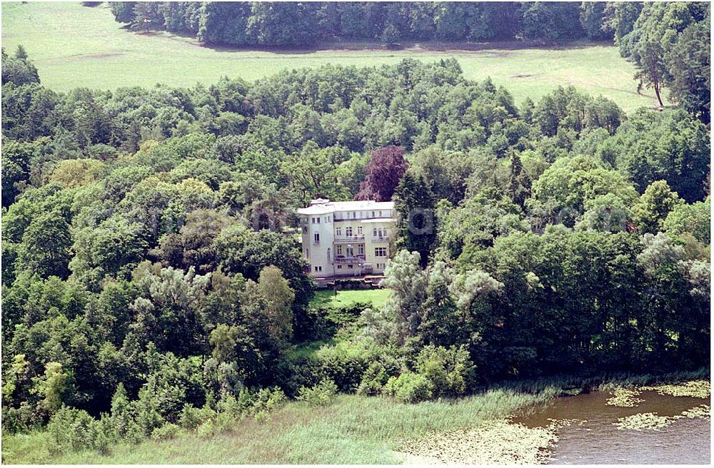 Kratzeburg from the bird's eye view: 20.07.2004 Familienferienstätte Dambecker Park im Nationalpark Müritz AWO Sano gemeinnützige GmbH Susanne Müller-Bohley Leiterin der Familienferienstätte S.Mueller-Bohley@awosano.de