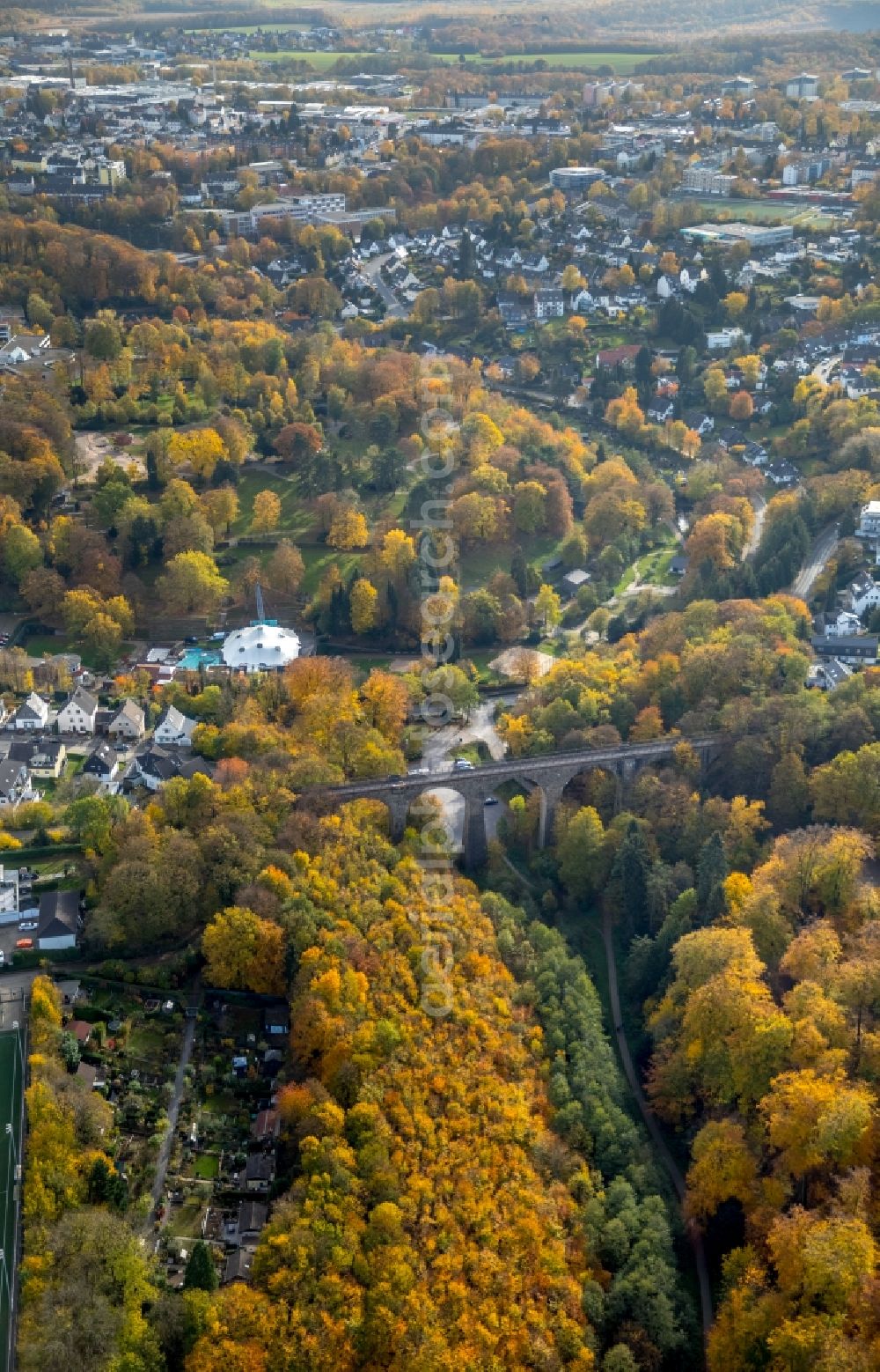 Aerial photograph Velbert - Facade of the monument Eulenbachbruecke, also called Eulenbachviadukt in Velbert in the state North Rhine-Westphalia