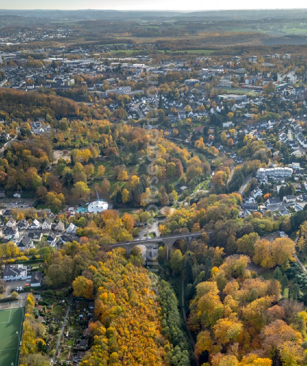 Velbert from the bird's eye view: Facade of the monument Eulenbachbruecke, also called Eulenbachviadukt in Velbert in the state North Rhine-Westphalia