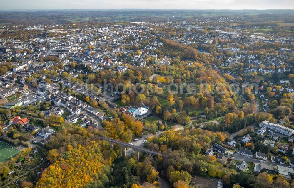 Velbert from the bird's eye view: Facade of the monument Eulenbachbruecke, also called Eulenbachviadukt in Velbert in the state North Rhine-Westphalia