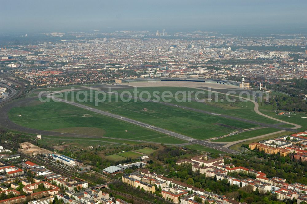 Aerial image Berlin - Facade of the monument Flughafen Tempelhof on Platz of Luftbruecke in Berlin, Germany