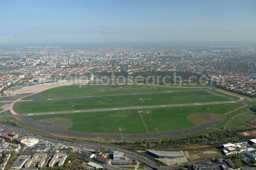 Aerial photograph Berlin - Facade of the monument Flughafen Tempelhof on Platz of Luftbruecke in Berlin, Germany