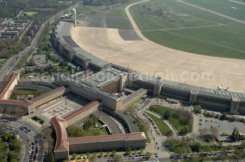 Aerial photograph Berlin - Facade of the monument Flughafen Tempelhof on Platz of Luftbruecke in Berlin, Germany