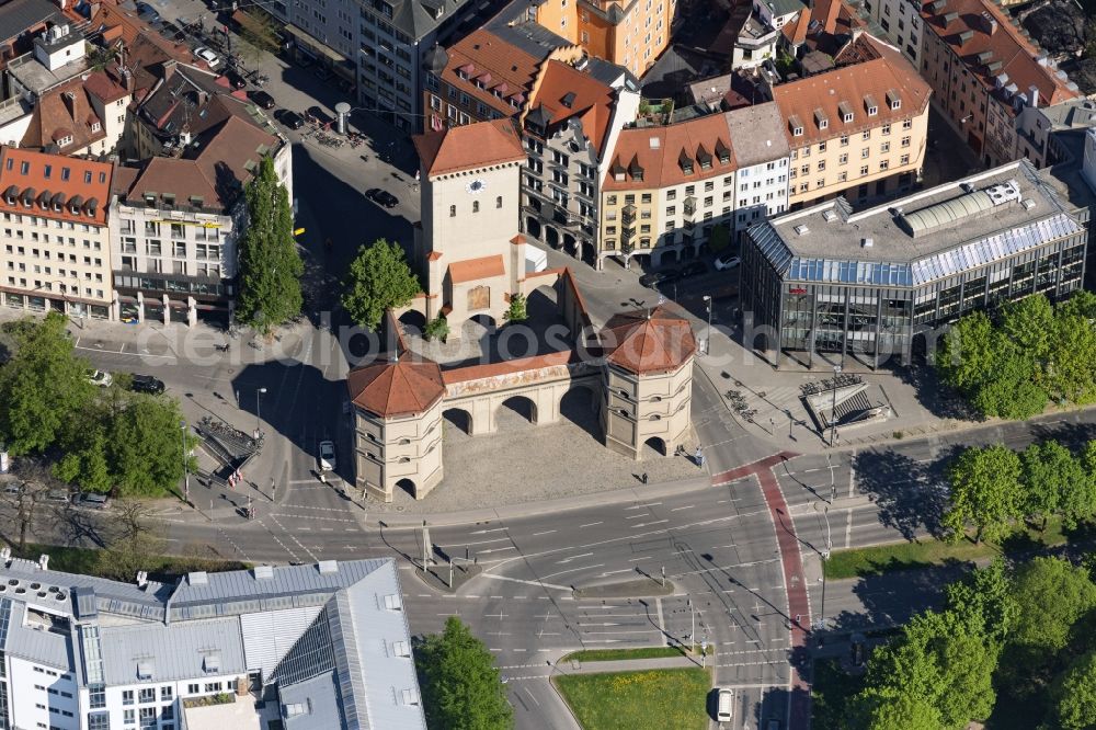 Aerial photograph München - Visible and tourist attraction of the historical monument Isartor in Munich in the state Bavaria, Germany