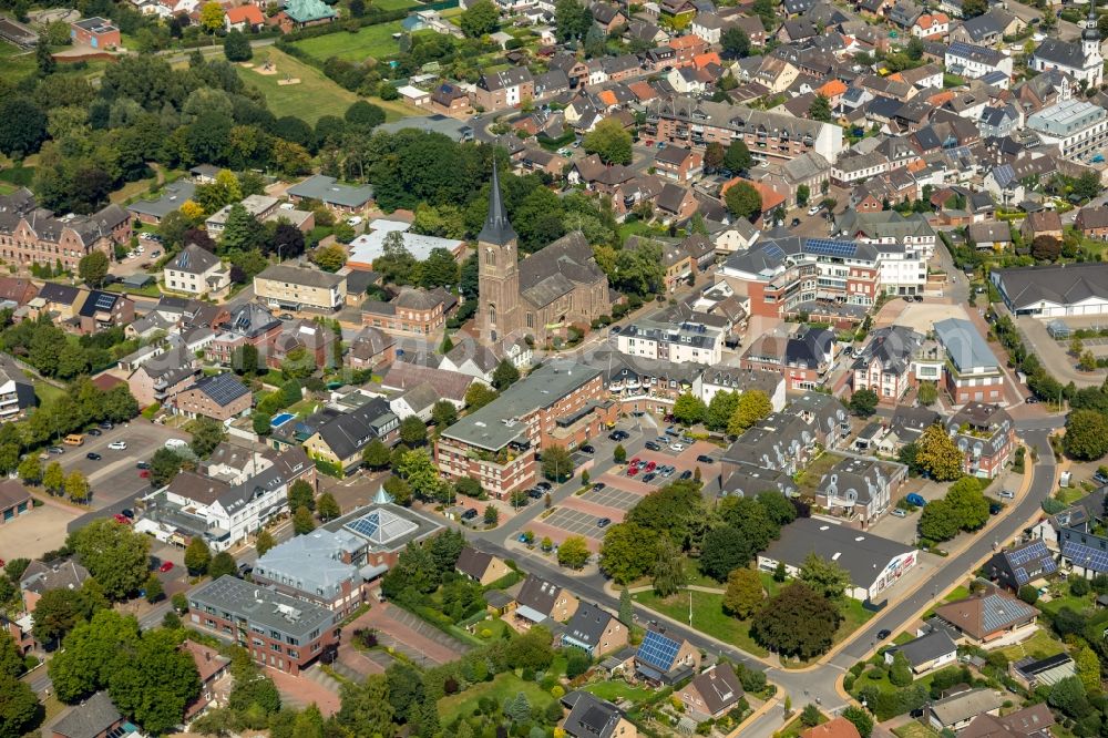 Aerial image Alpen - Facade of the monument of Pfarrkirche St. Ulrich in of Burgstrasse corner Ulrichstrasse in Alpen in the state North Rhine-Westphalia, Germany