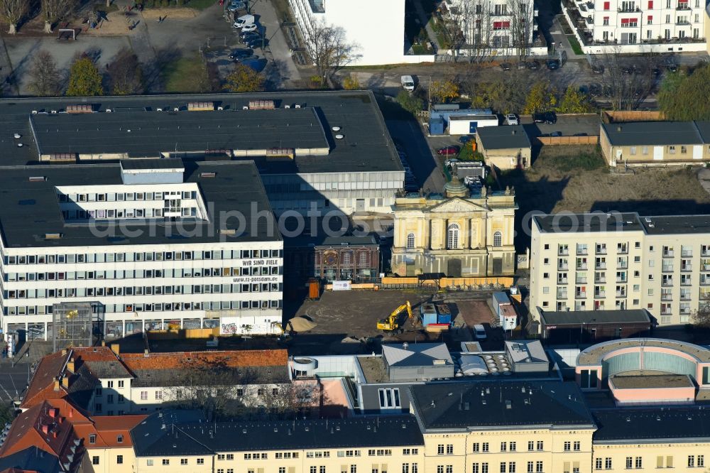 Aerial photograph Potsdam - Facade of the monument Portal of Splendor - facade of Lange Stall in Werner-Seelenbinder-Strasse in the district Innenstadt in Potsdam in the state Brandenburg, Germany