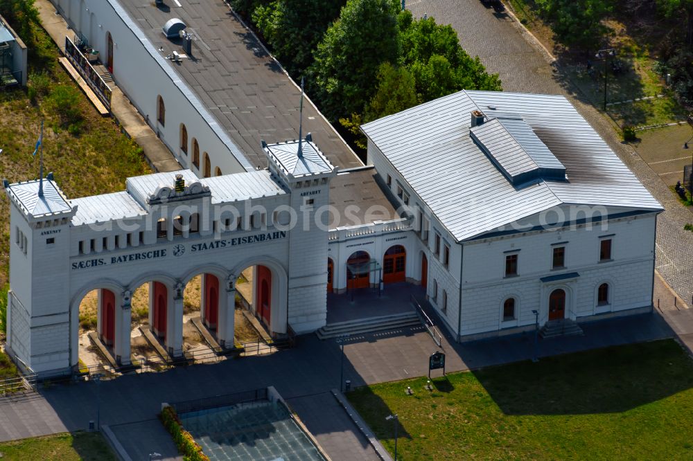 Leipzig from the bird's eye view: Facade of the monument Saechsisch-Bayerischer Bahnhof on place Bayrischer Platz in the district Zentrum-Suedost in Leipzig in the state Saxony, Germany