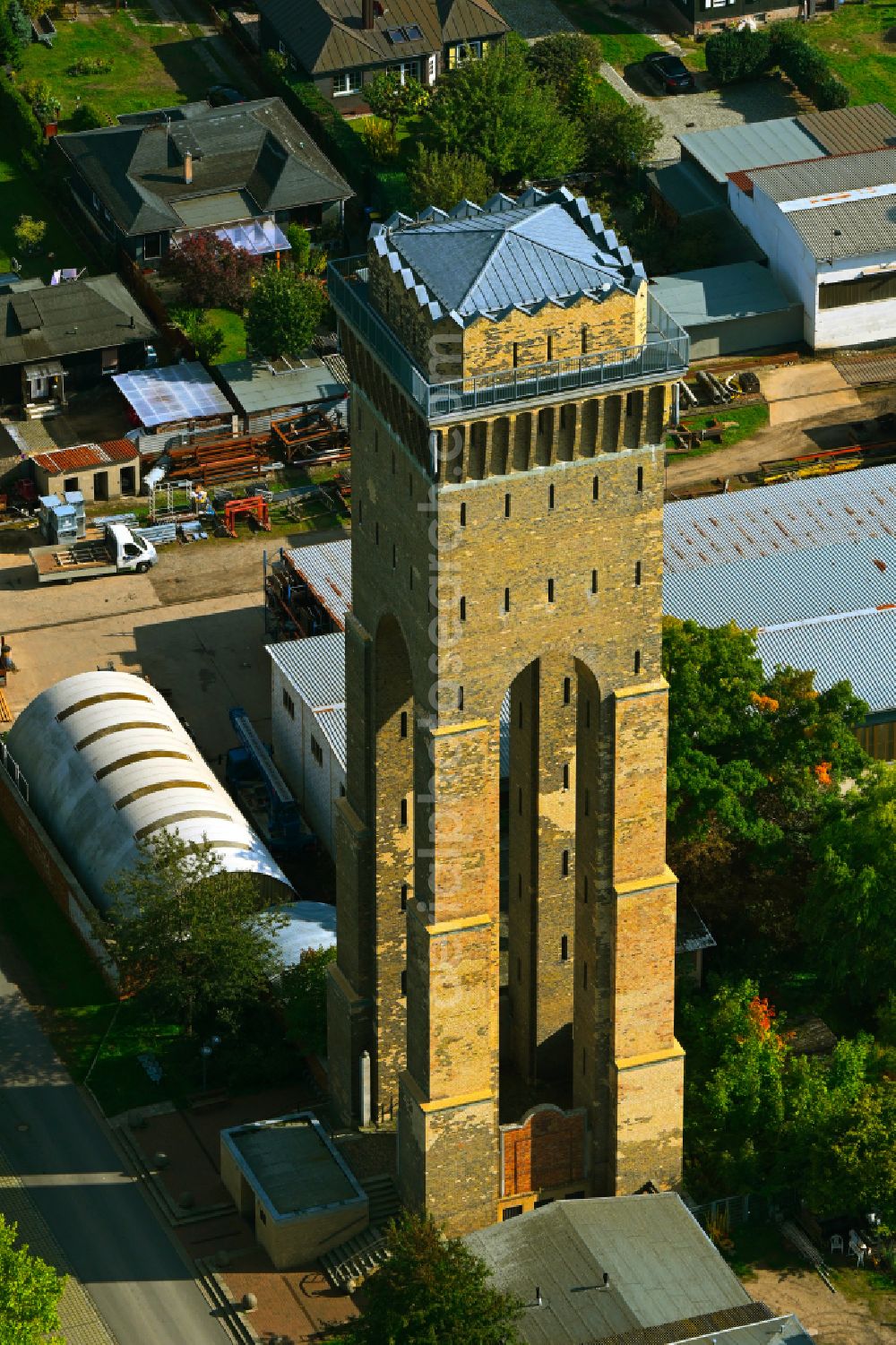 Aerial photograph Eberswalde - Sight and tourism attraction of the historical monument Wasserturm Finow (formerly Hindenburgturm) in the district Finow in Eberswalde in the state Brandenburg, Germany