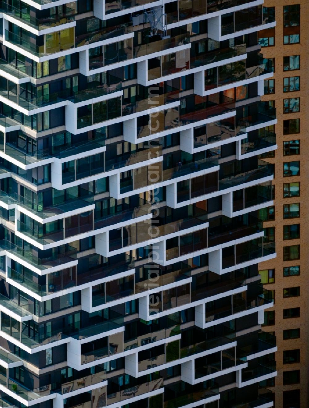 Aerial photograph Frankfurt am Main - Facade of the high-rise building in the residential area ONE FORTY WEST on the Senckenberganlage in the district Westend in Frankfurt in the state Hesse, Germany