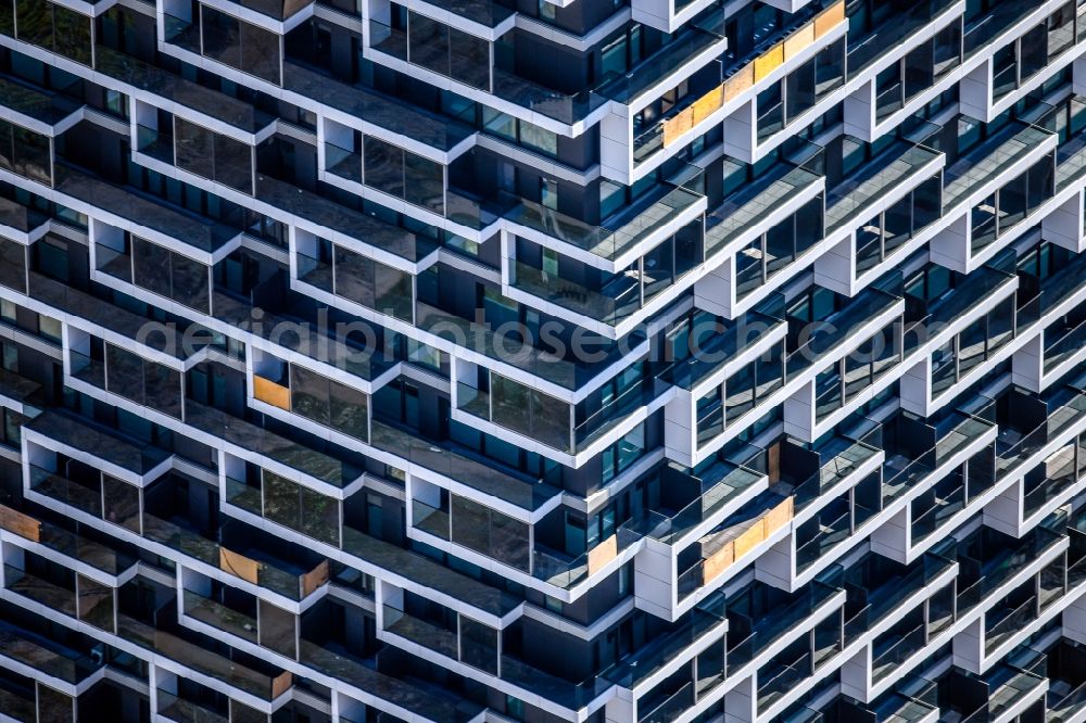 Frankfurt am Main from the bird's eye view: Facade of the high-rise building in the residential area ONE FORTY WEST on the Senckenberganlage in the district Westend in Frankfurt in the state Hesse, Germany