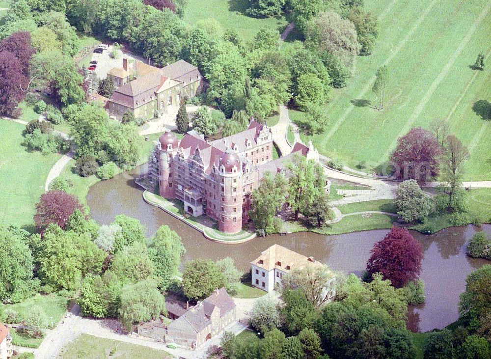 Bad Muskau from above - Fast fertig rekonstruiertes Schloß in Bad Muskau - Lausitz / Brandenburg.