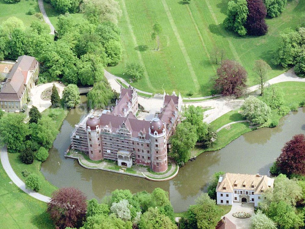 Bad Muskau from above - Fast fertig rekonstruiertes Schloß in Bad Muskau - Lausitz / Brandenburg.