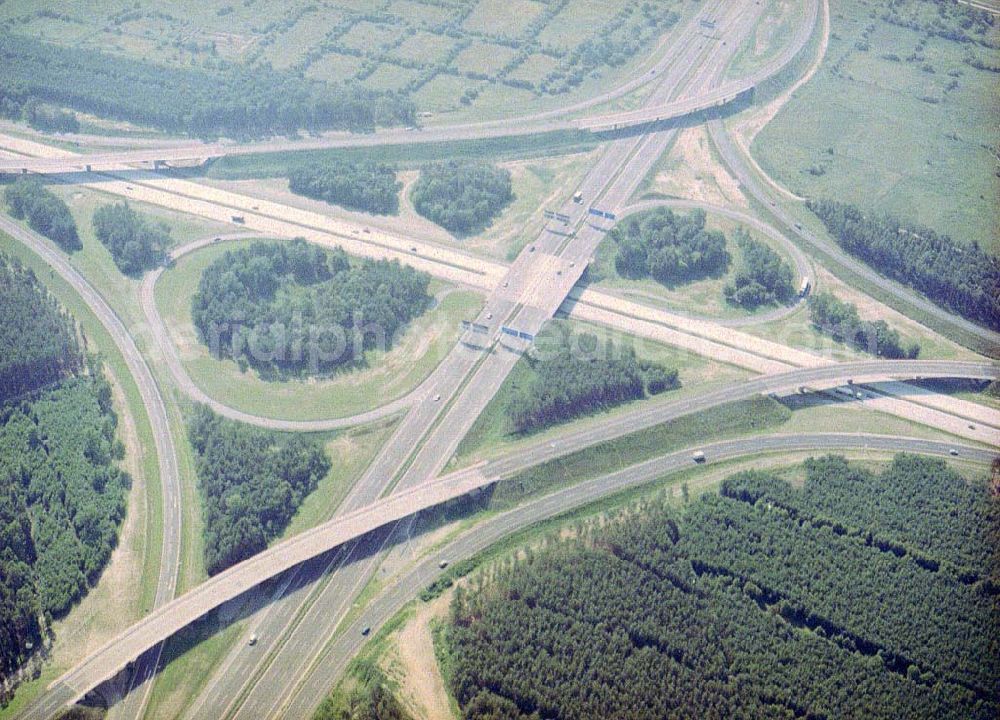 Schönefeld from the bird's eye view: Fast fertig umgebautes Autobahnkreuz Schönefeld.