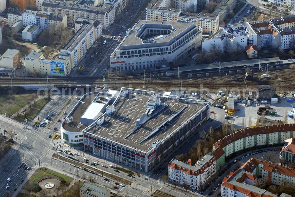 Aerial photograph Berlin - Fast fertige Erweiterungsbaustelle Ringcenter 3 der ECE GmbH an der Frankfurter Allee in Berlin-Friedrichshain.