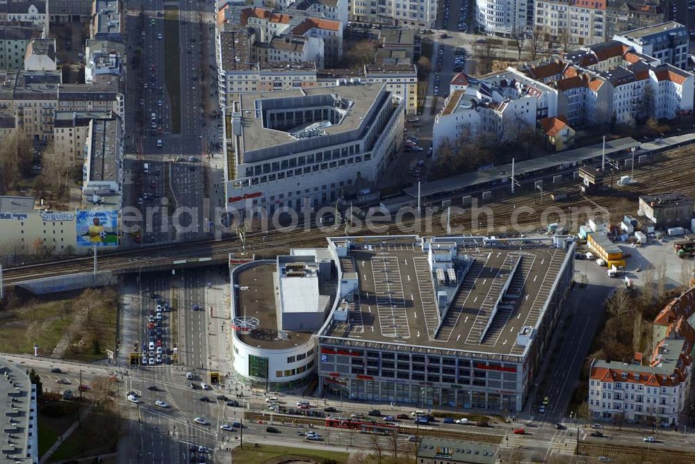 Aerial image Berlin - Fast fertige Erweiterungsbaustelle Ringcenter 3 der ECE GmbH an der Frankfurter Allee in Berlin-Friedrichshain.