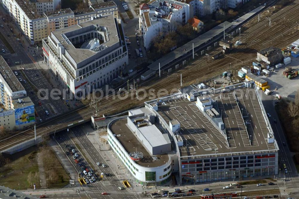 Aerial photograph Berlin - Fast fertige Erweiterungsbaustelle Ringcenter 3 der ECE GmbH an der Frankfurter Allee in Berlin-Friedrichshain.