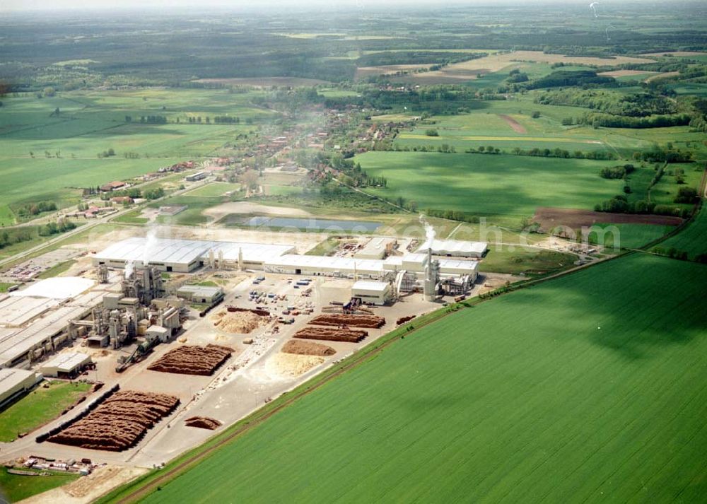 Heiligengrabe from the bird's eye view: Fast fertige Erweiterungsbaustellen am Werksgelände der KRONOTEX GmbH im Gewerbegebiet Heiligengrabe.