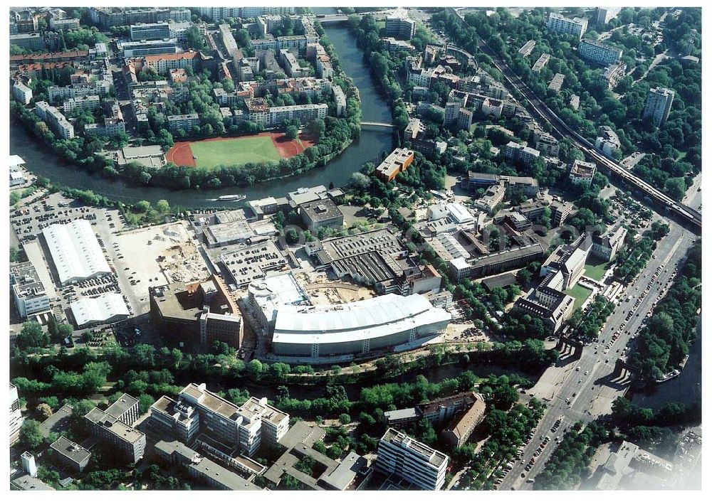 Berlin - Charlottenburg from above - Fast fertiger Neubau der Mercedes - Benz - Niederlassung in Berlin - Charlottenburg am Salzufer.