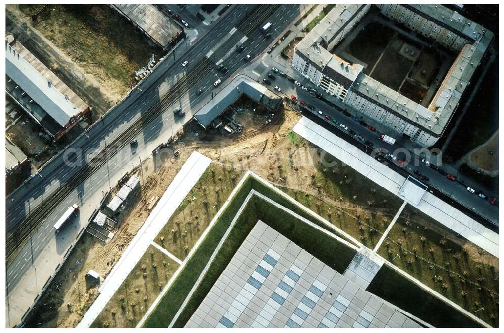 Aerial image Berlin - Friedrichshain - Fast fertiger Neubau der Sportstätten an der Landsberger Allee der OSB-Sportstättenbau GmbH in Berlin - Friedrichshain.