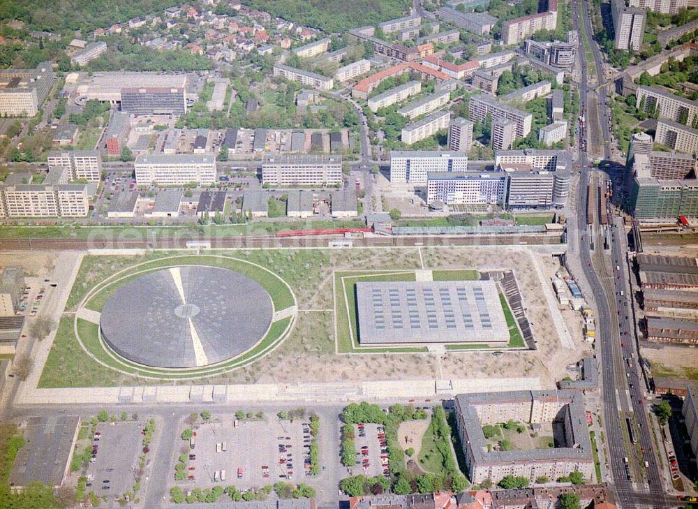 Aerial image Berlin - Friedrichshain - Fast fertiger Sportkomplex an der Landsberger Allee in Berlin-Friedrichshain.