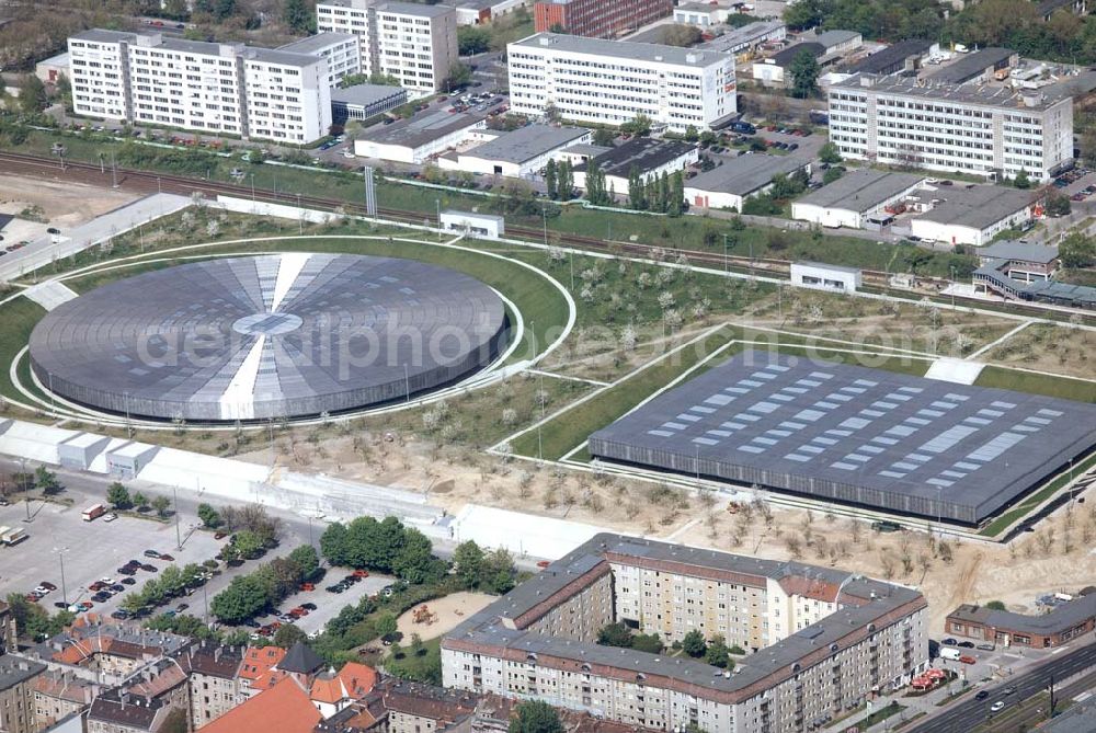 Berlin - Friedrichshain from the bird's eye view: Fast fertiger Sportkomplex an der Landsberger Allee in Berlin-Friedrichshain.