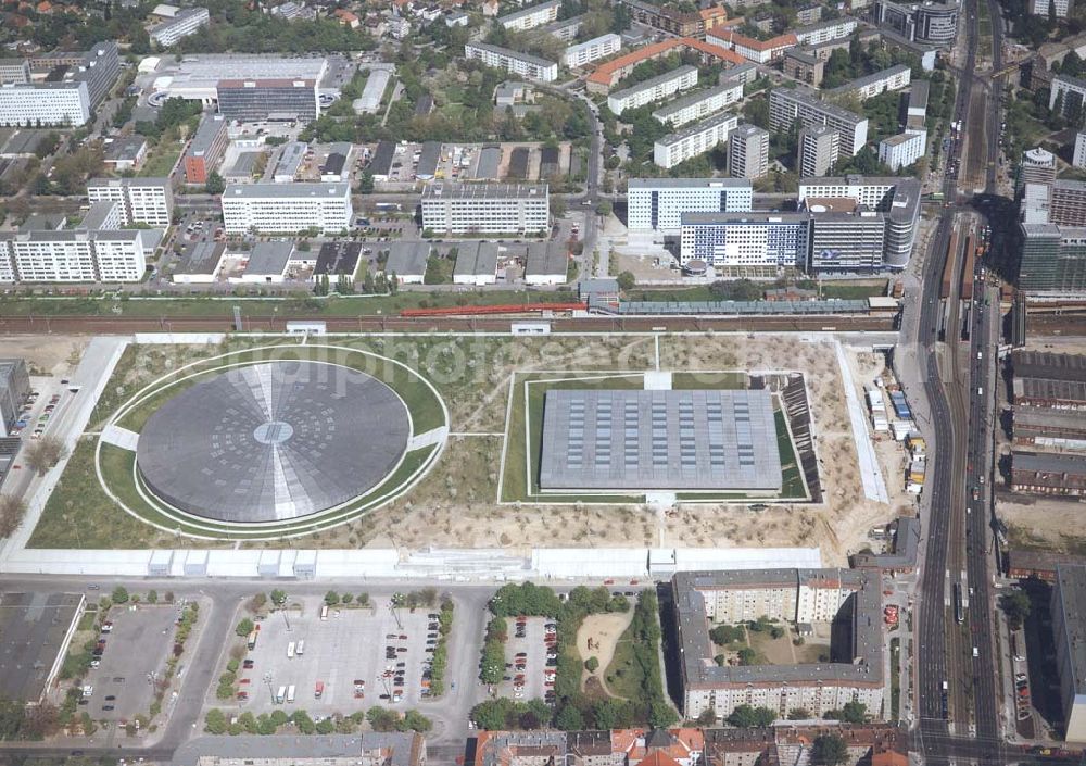 Aerial image Berlin-Friedrichshain - Fast fertiger Sportstättenkomplex der OSB-Sportstättenbau GmbH Berlin an der Landsberger Allee in Berli-Friedrichshain.