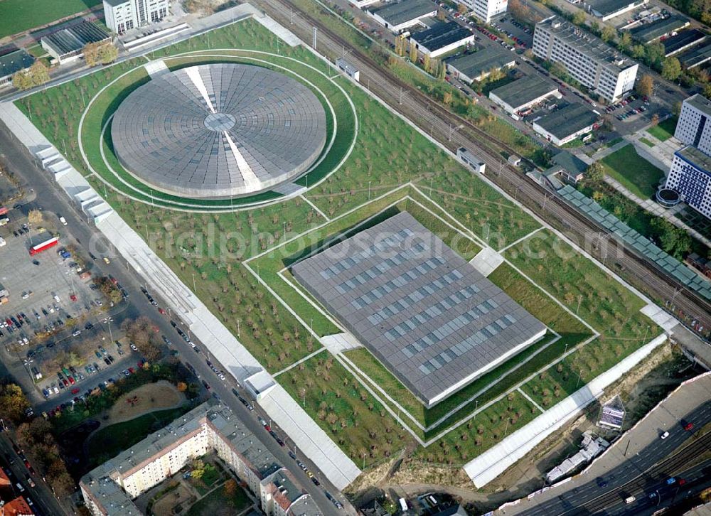 Berlin - Friedrichshain from the bird's eye view: Fast fertiges Areal des Velodroms an der Landsberger Allee in Berlin - ein Objekt der OSB - Sportstättenbau GmbH