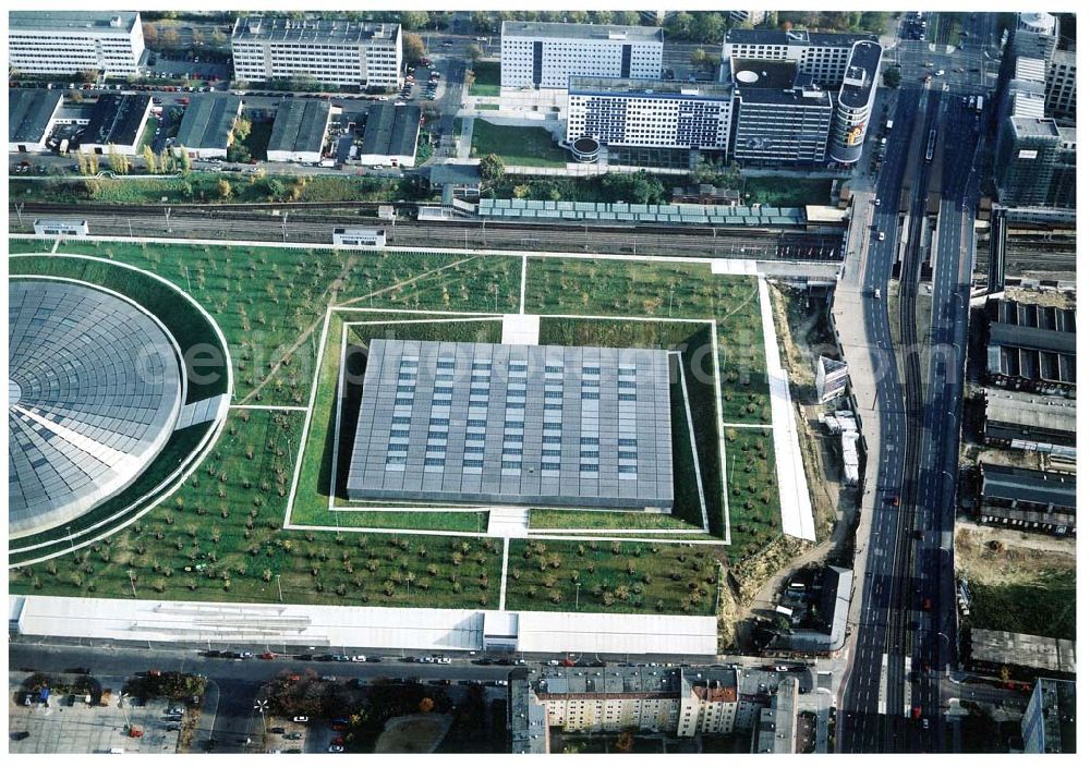 Aerial photograph Berlin - Friedrichshain - Fast fertiges Areal des Velodroms an der Landsberger Allee in Berlin - ein Objekt der OSB - Sportstättenbau GmbH