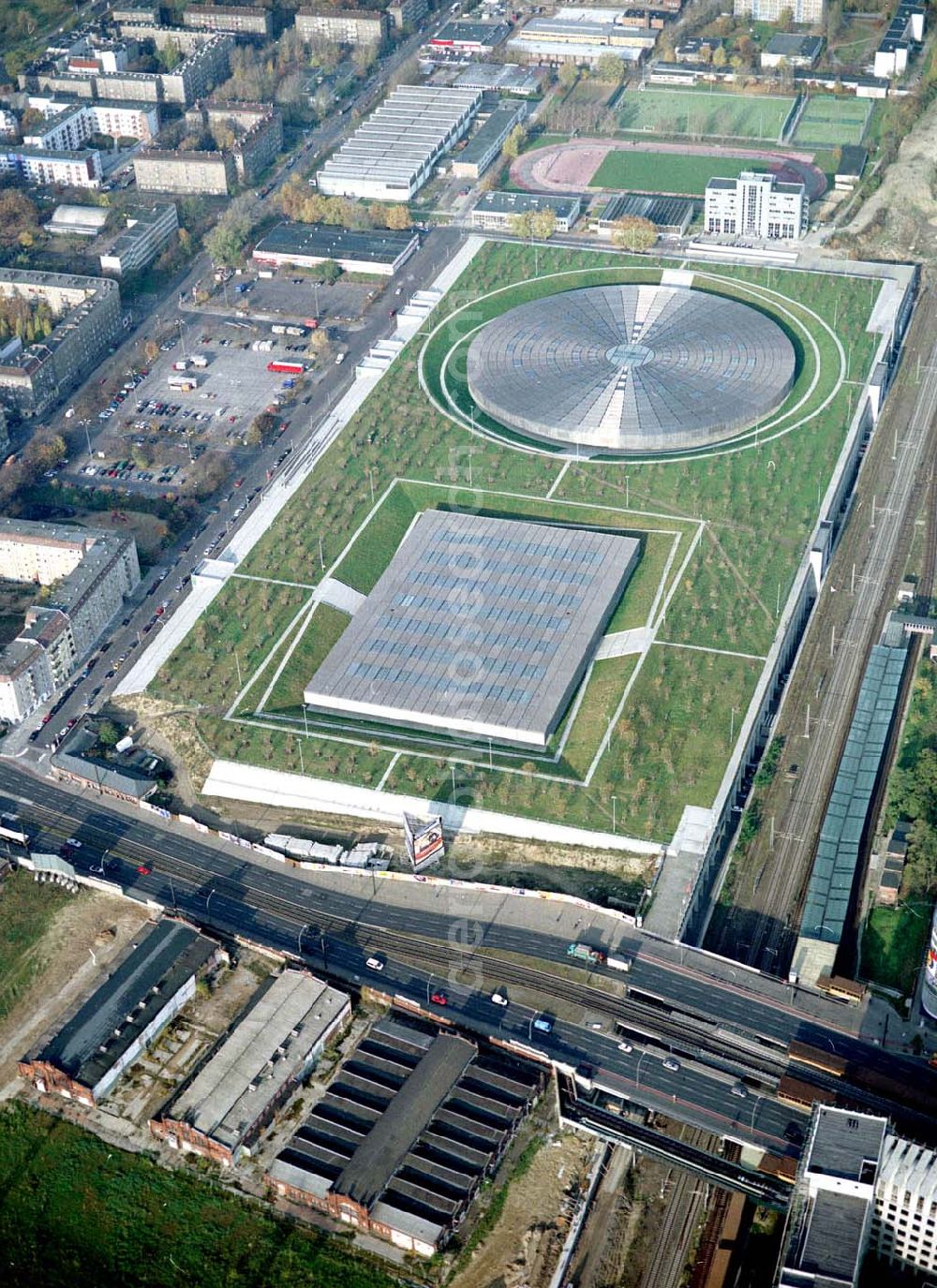 Berlin - Friedrichshain from the bird's eye view: Fast fertiges Areal des Velodroms an der Landsberger Allee in Berlin - ein Objekt der OSB - Sportstättenbau GmbH