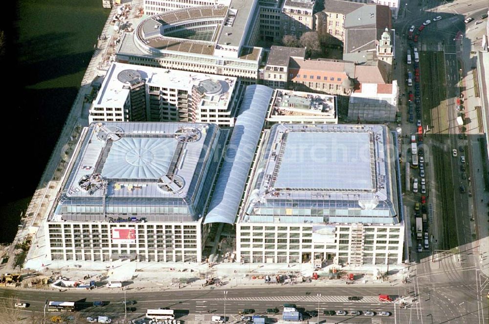 Berlin from above - Fast fertiges DOM Aquarree der DIFA HH an der Museumsinsel, gegenüber dem Berliner Dom in Berlin - Mitte