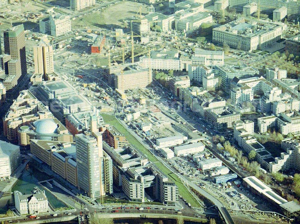 Aerial image Berlin - Tiergarten - Fast fertiges Emsemble der Bauten am Potsdamer Platz in Berlin - Tiergarten.