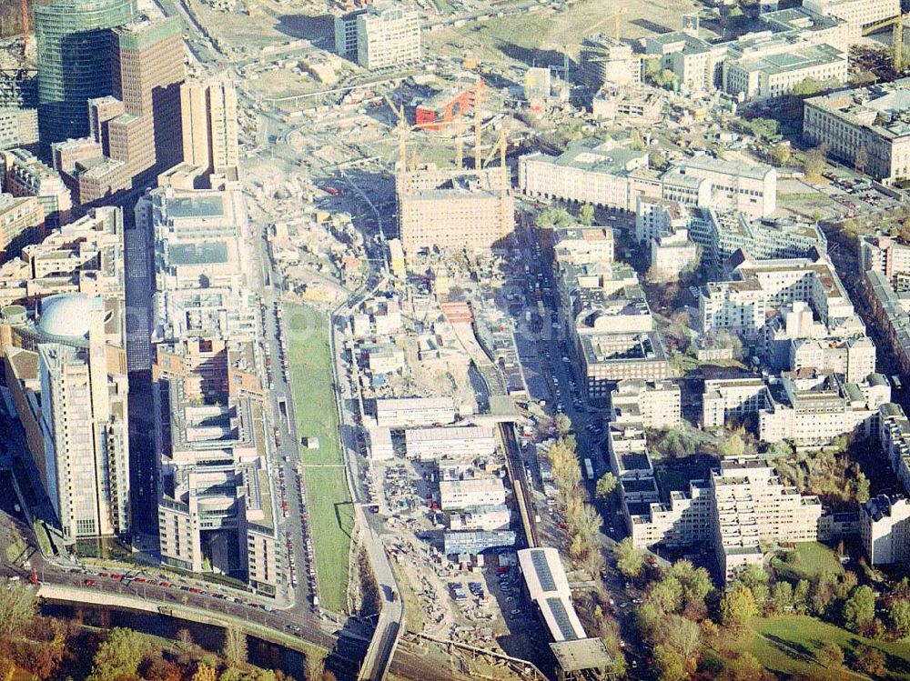 Aerial photograph Berlin - Tiergarten - Fast fertiges Emsemble der Bauten am Potsdamer Platz in Berlin - Tiergarten.